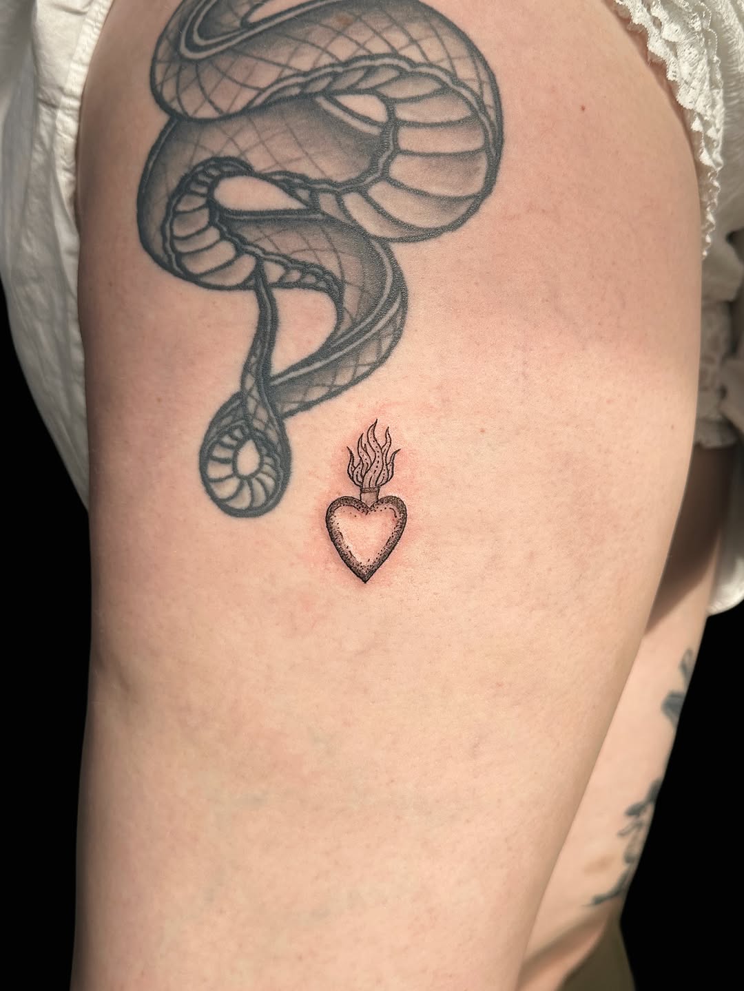 Tattoo by @visions.of.jules β black_and_grey, illustrative