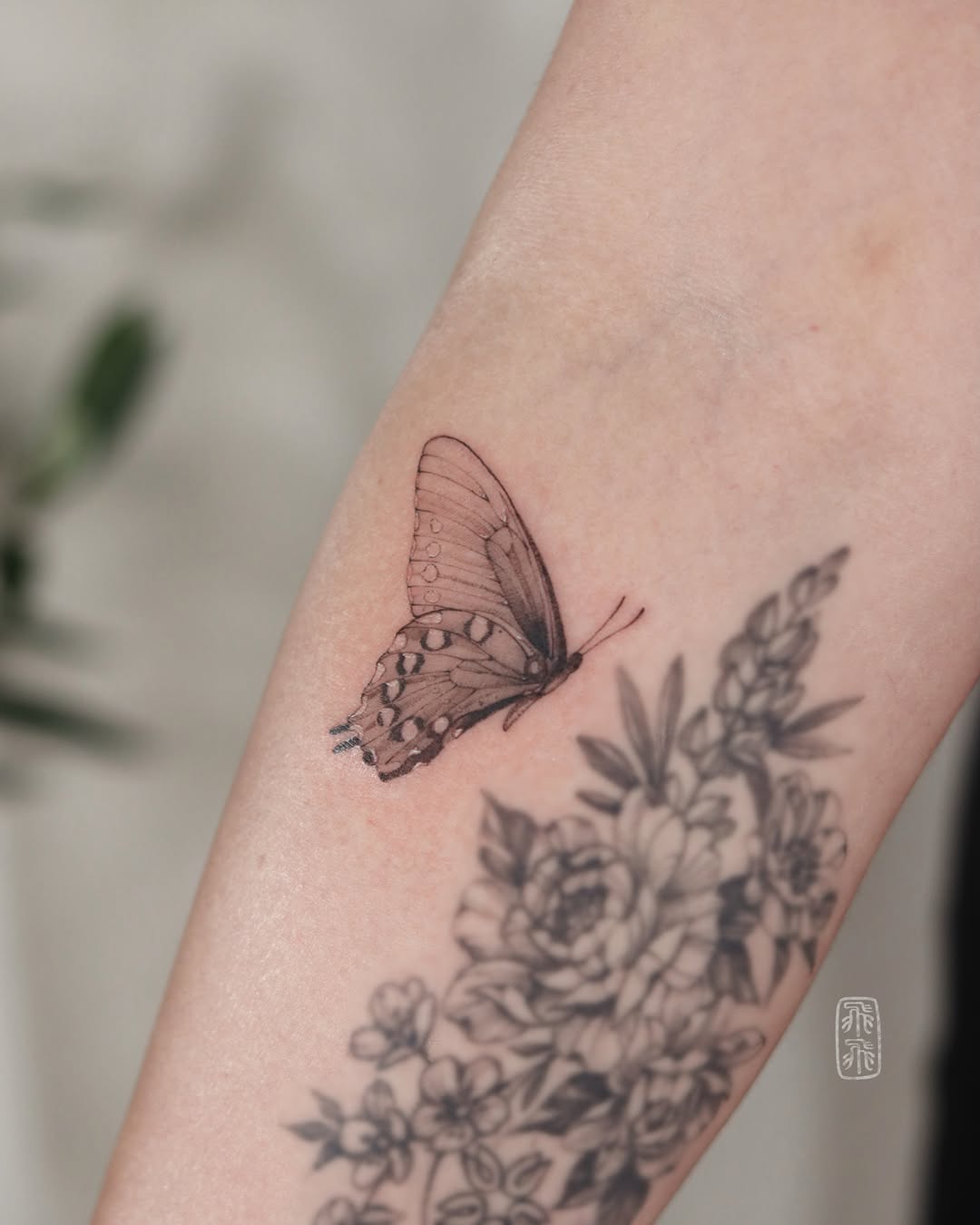 Tattoo by @phoebe_doartink — fine_line, realism