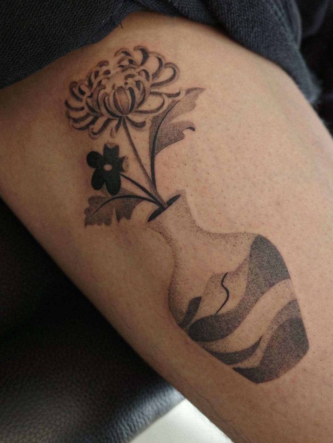 Tattoo by @ginseng.ink — illustrative, dotwork