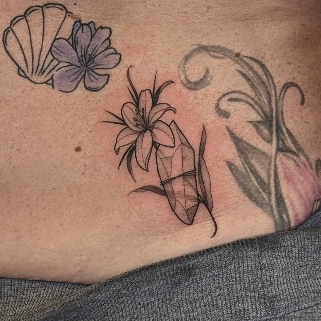 Tattoo by @spritesup โ fine_line, black_and_grey