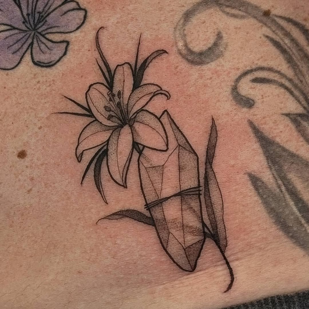 Tattoo by @spritesup โ fine_line, dotwork