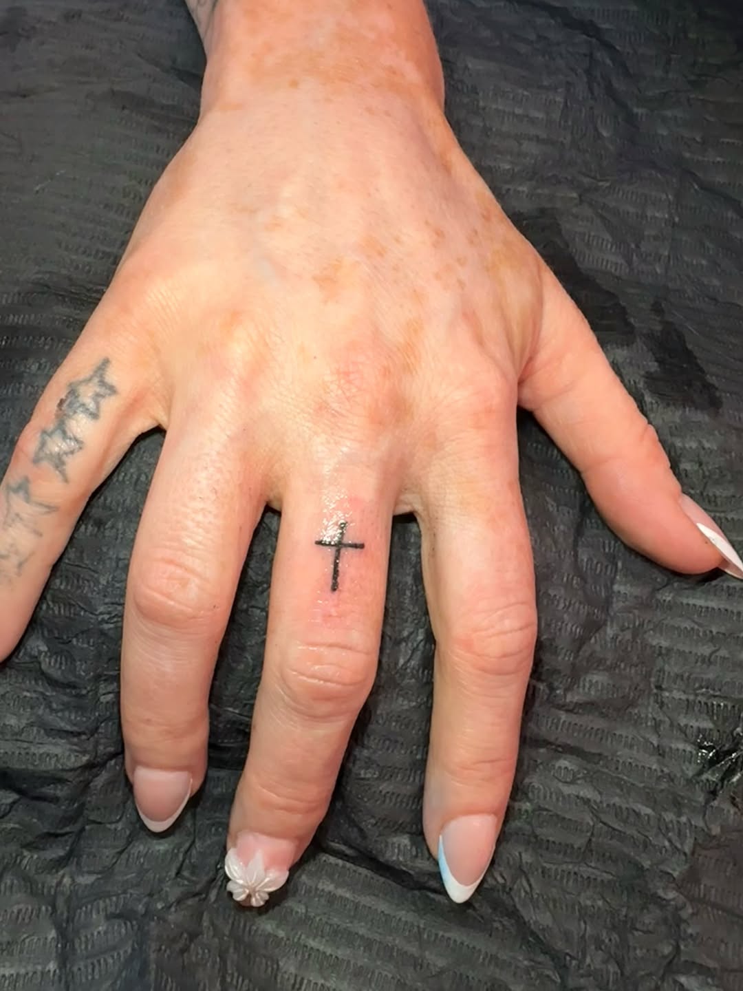 Tattoo by @riya.tatts.lv — fine_line, minimalist
