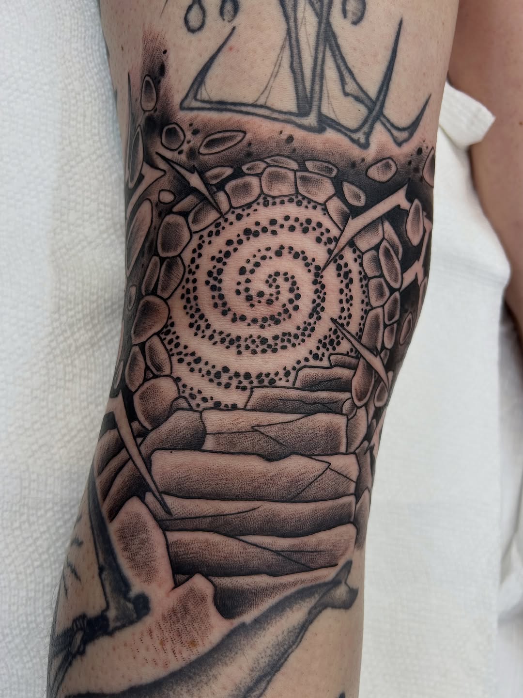 Tattoo by @alex_byrne_tattoos — black_and_grey, geometric