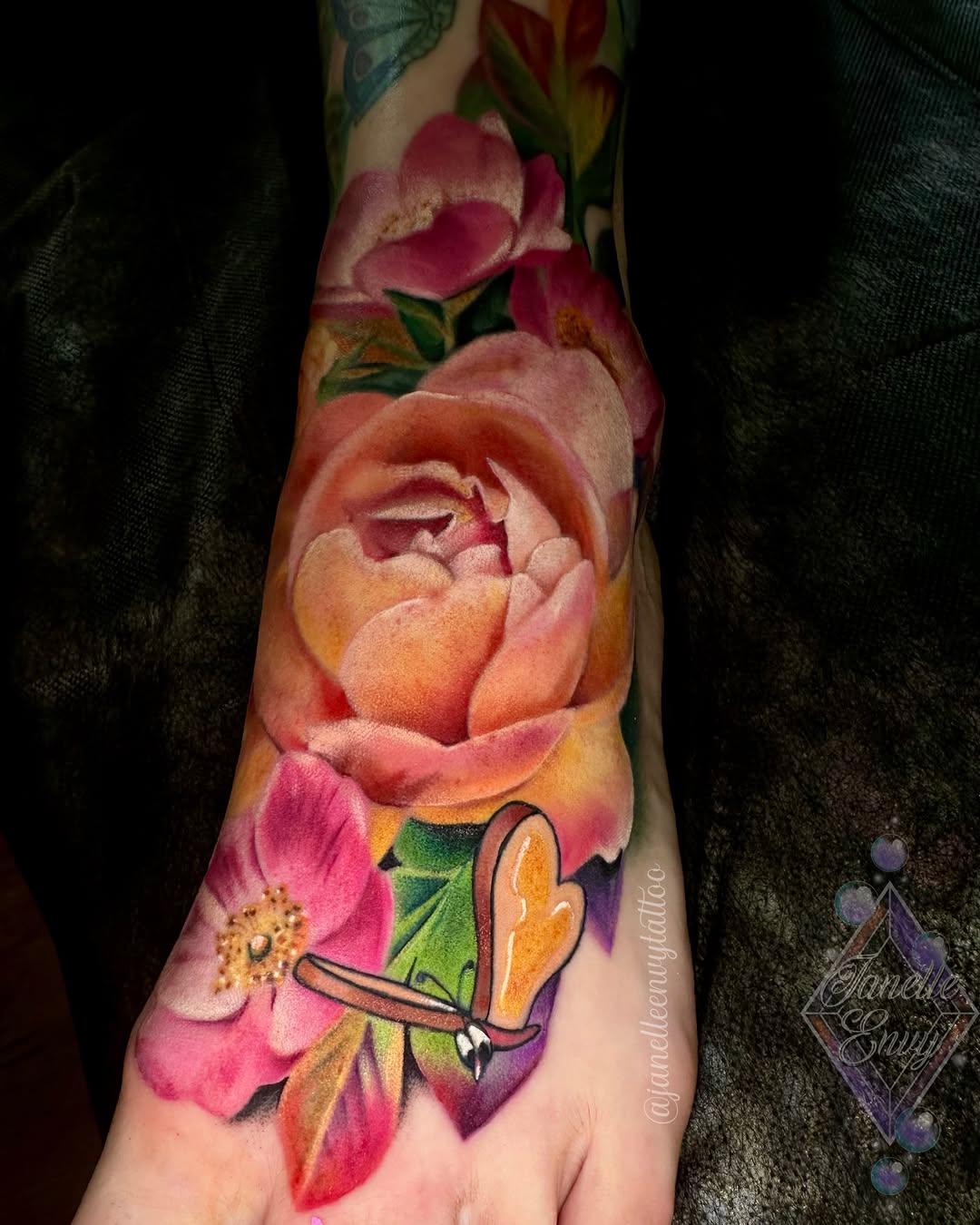 Tattoo by @janelleenvytattoo โ realism, color