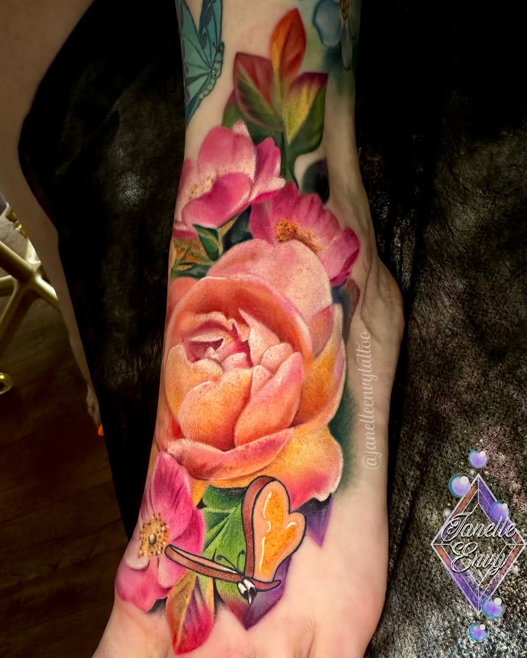 Tattoo by @janelleenvytattoo โ realism, color