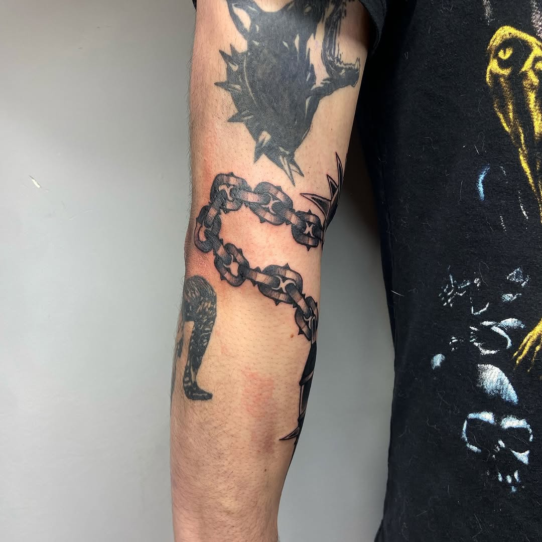 Tattoo by @ilenadoodles β blackwork, black_and_grey