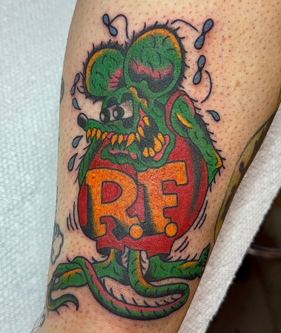 Tattoo by @vayiatattoos β american_traditional, illustrative