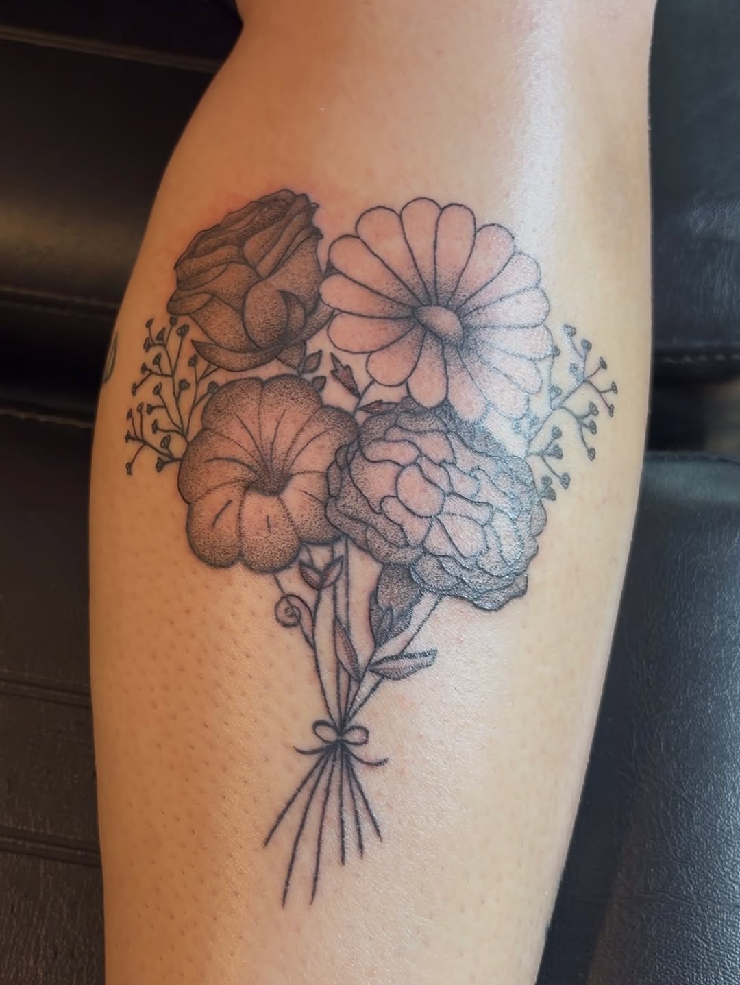 Tattoo by @inky_birdz โ dotwork