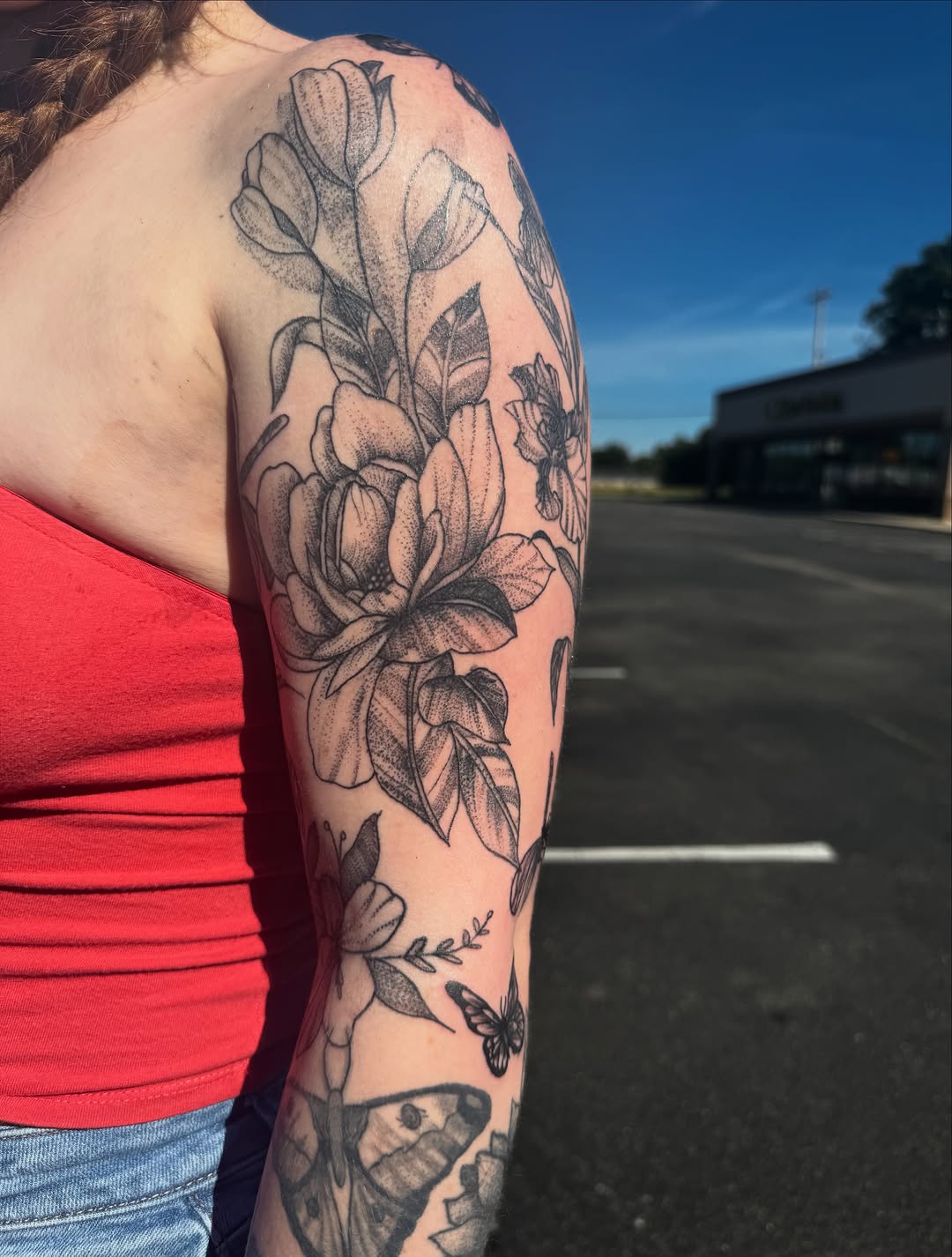 Tattoo by @lexgetinked โ dotwork