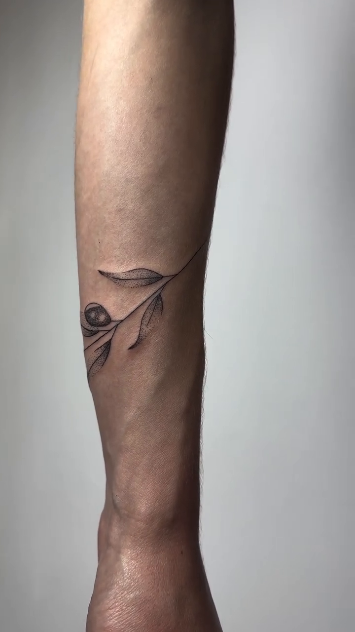 Tattoo by @culottee.ttt — fine_line, illustrative