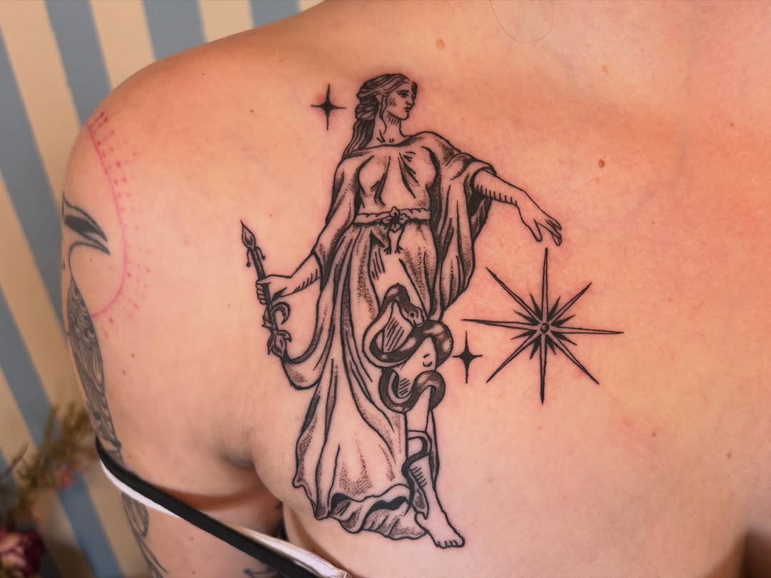 Tattoo by @ginkgo_inkk β black_and_grey