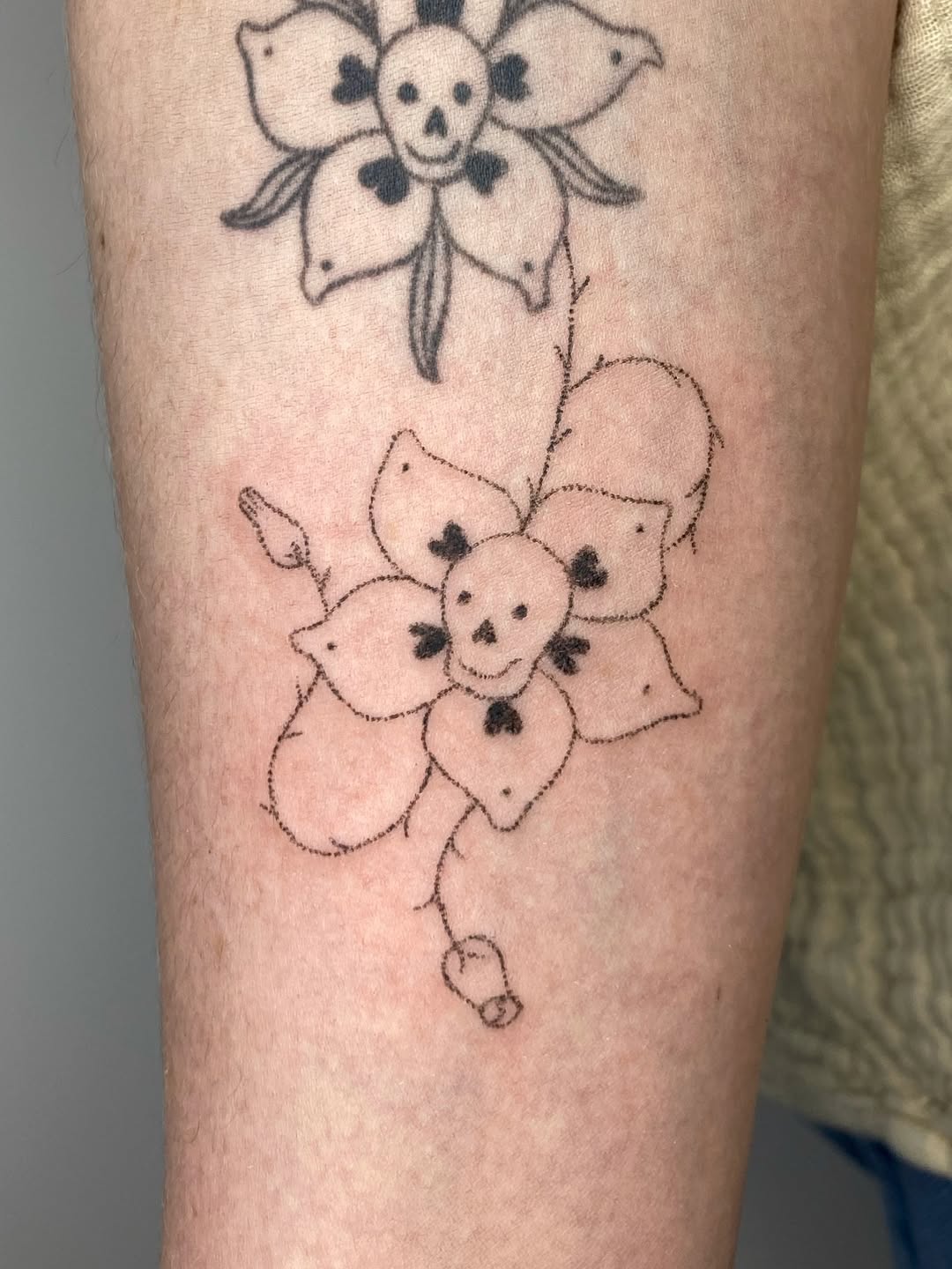 Tattoo by @pokyopokyo — dotwork, black_and_grey