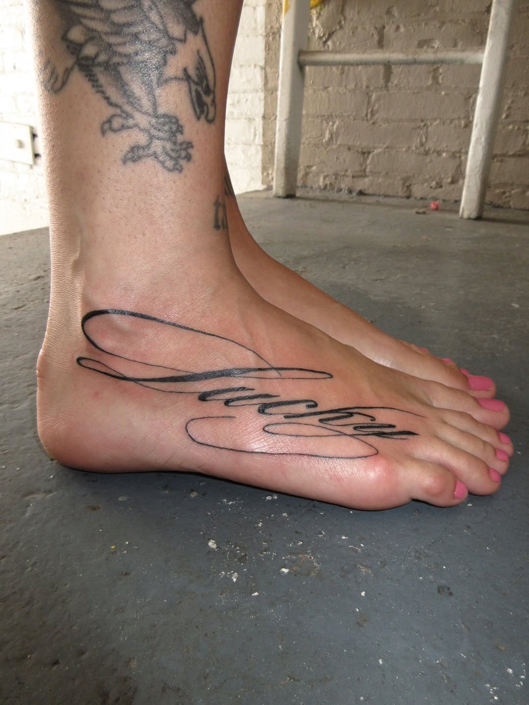 Tattoo by @bisabuelitatattoo — lettering_script, fine_line