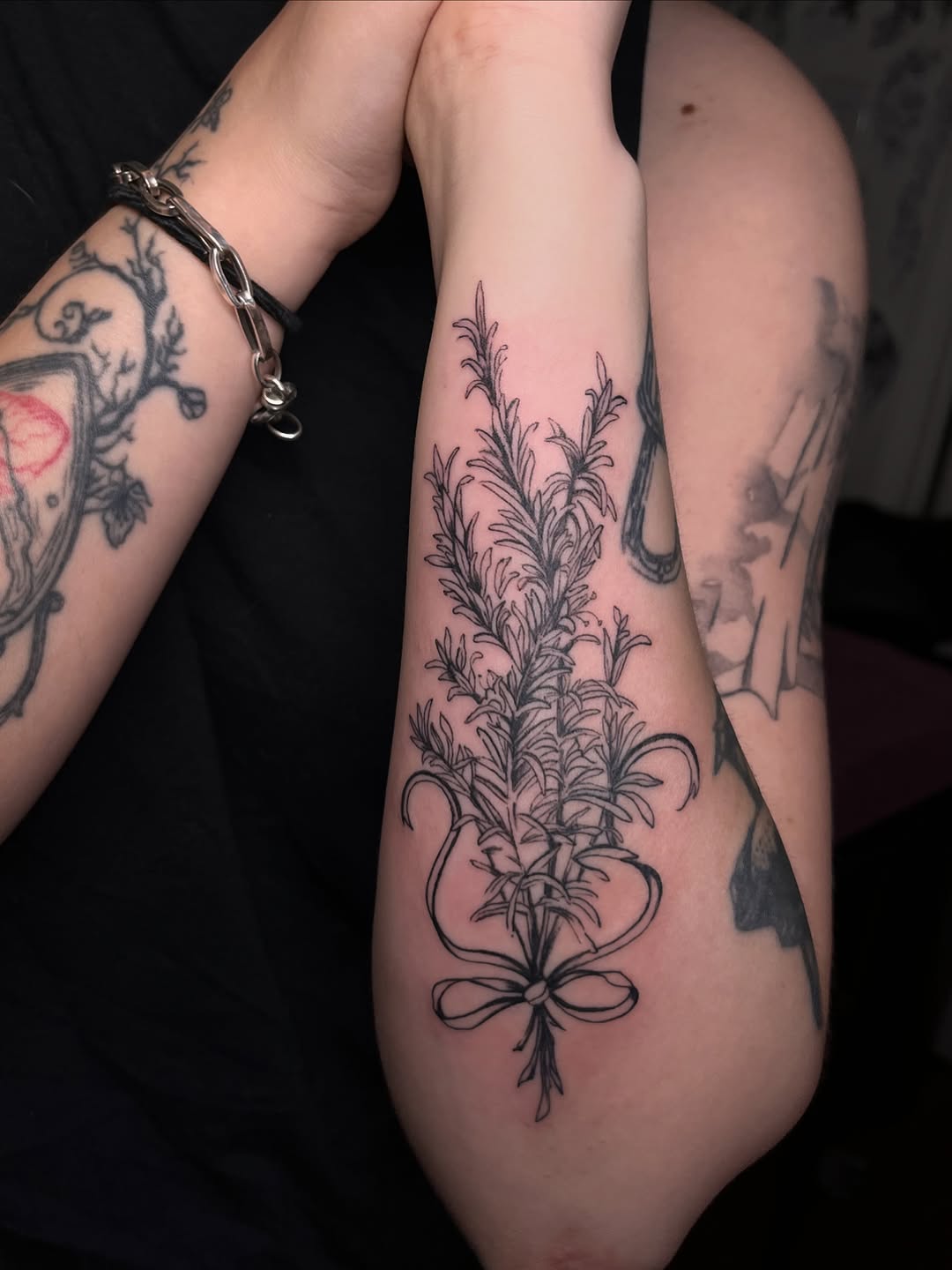 Tattoo by @rat_tattooille — fine_line, black_and_grey