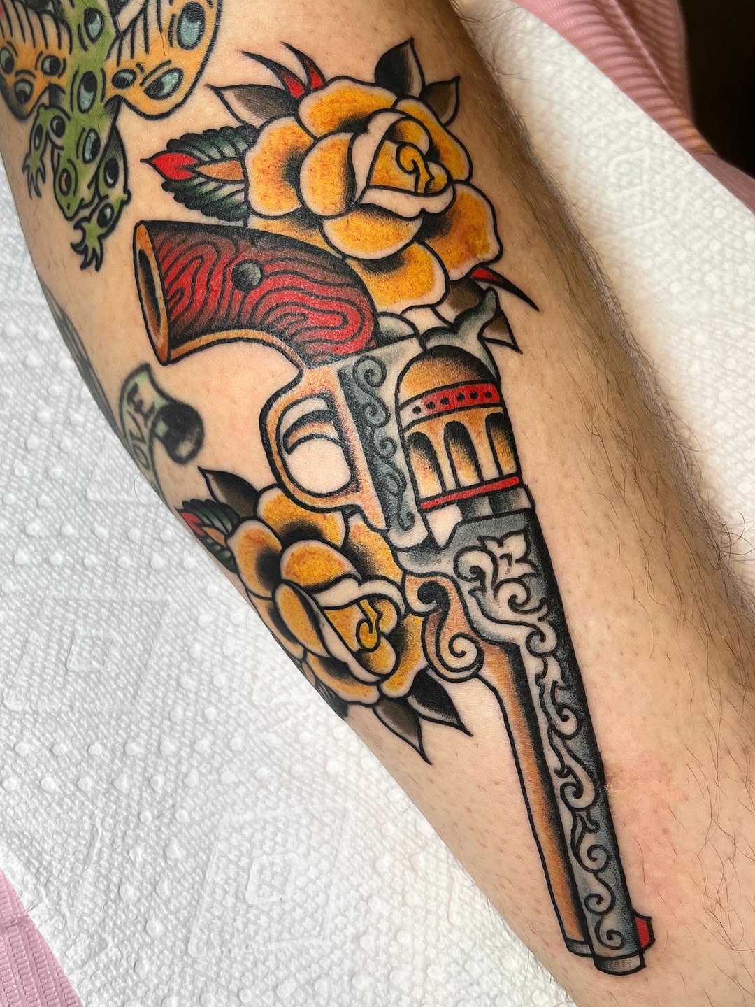 Tattoo by @leonetats โ american_traditional, illustrative
