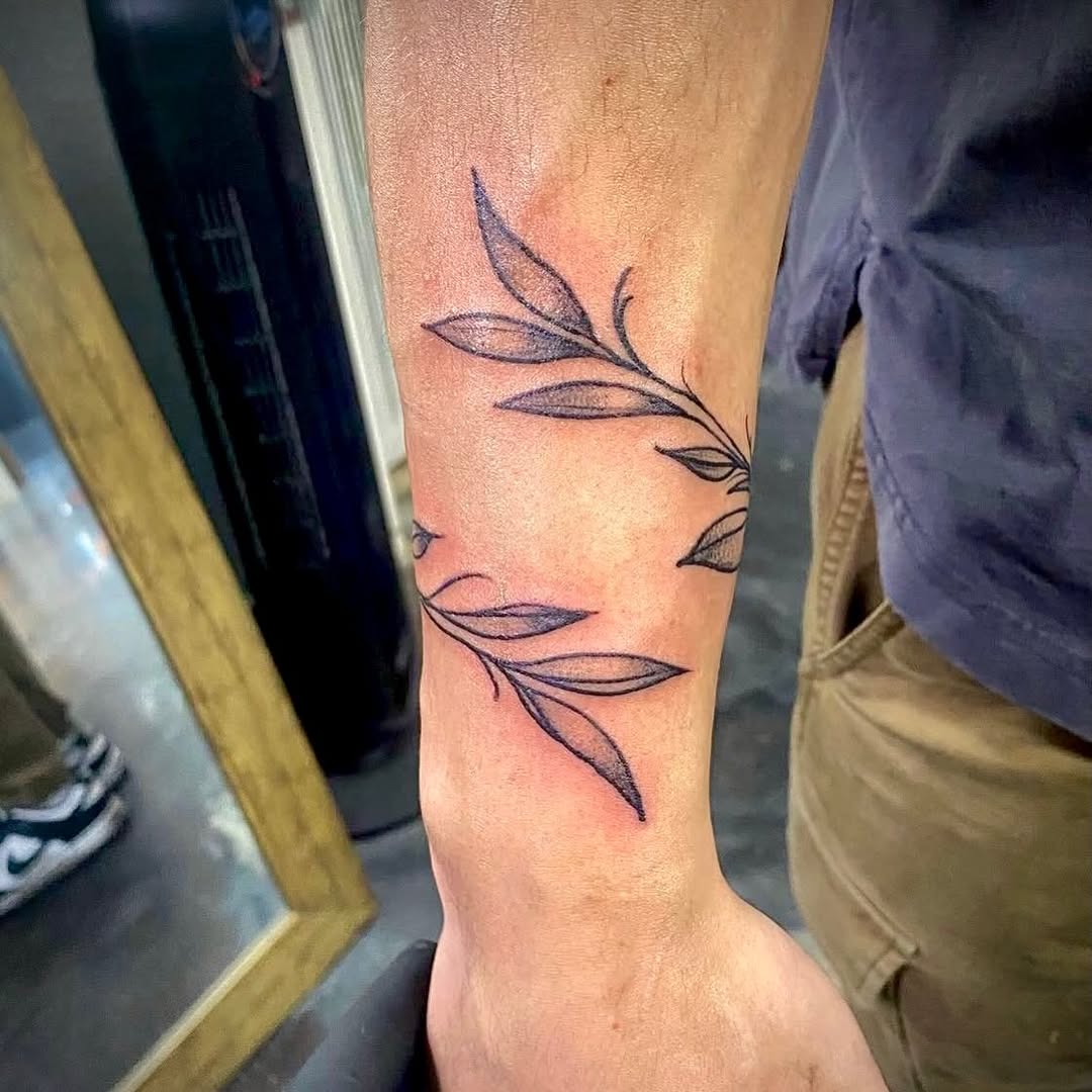 Tattoo by @kylehtattoo — fine_line