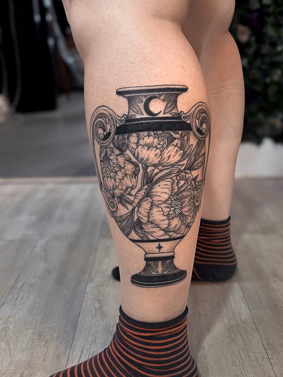 Tattoo by @thedimforest β black_and_grey