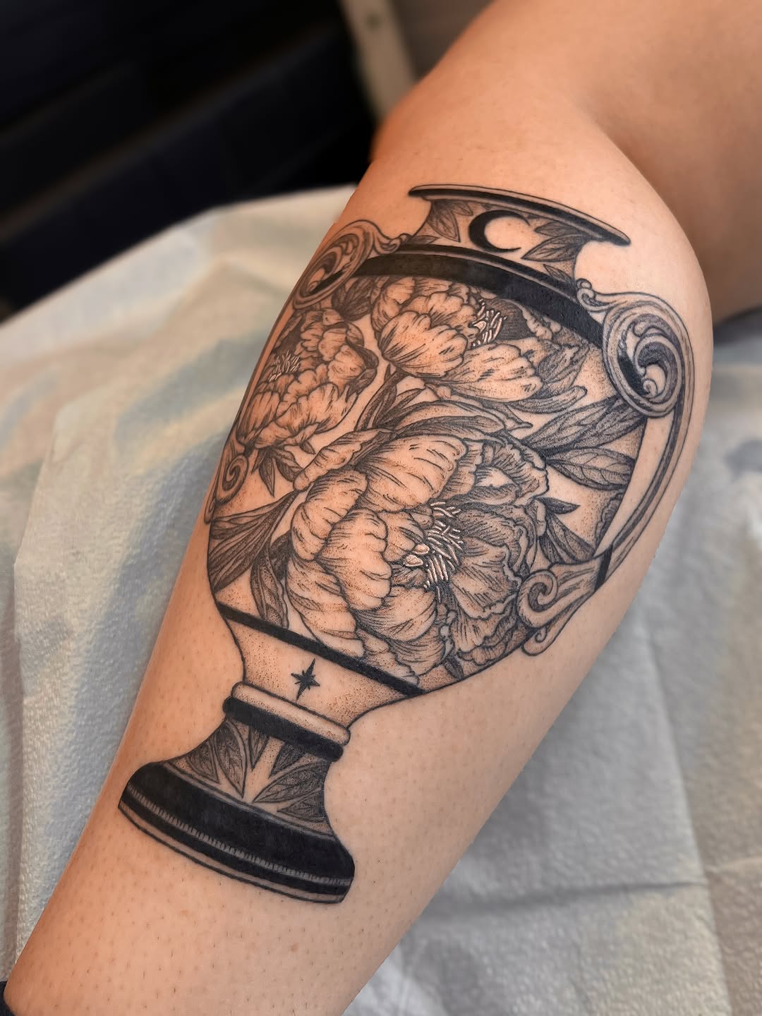 Tattoo by @thedimforest β black_and_grey