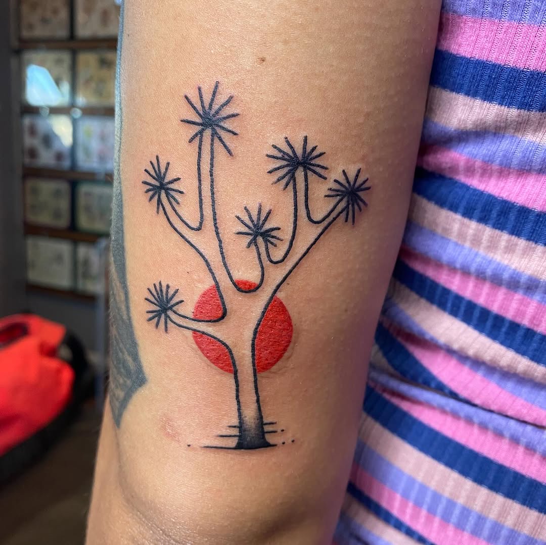 Tattoo by @lilspankee โ fine_line, minimalist