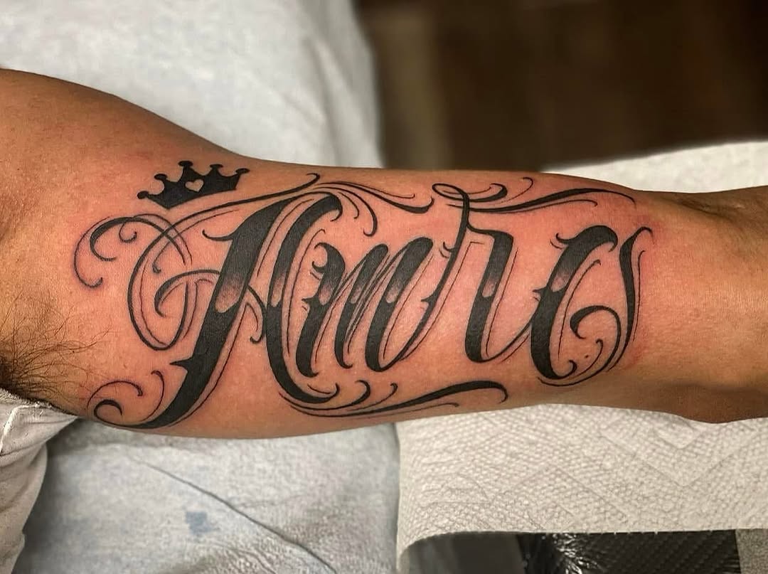 Tattoo by @lexmiranda — lettering_script, chicano