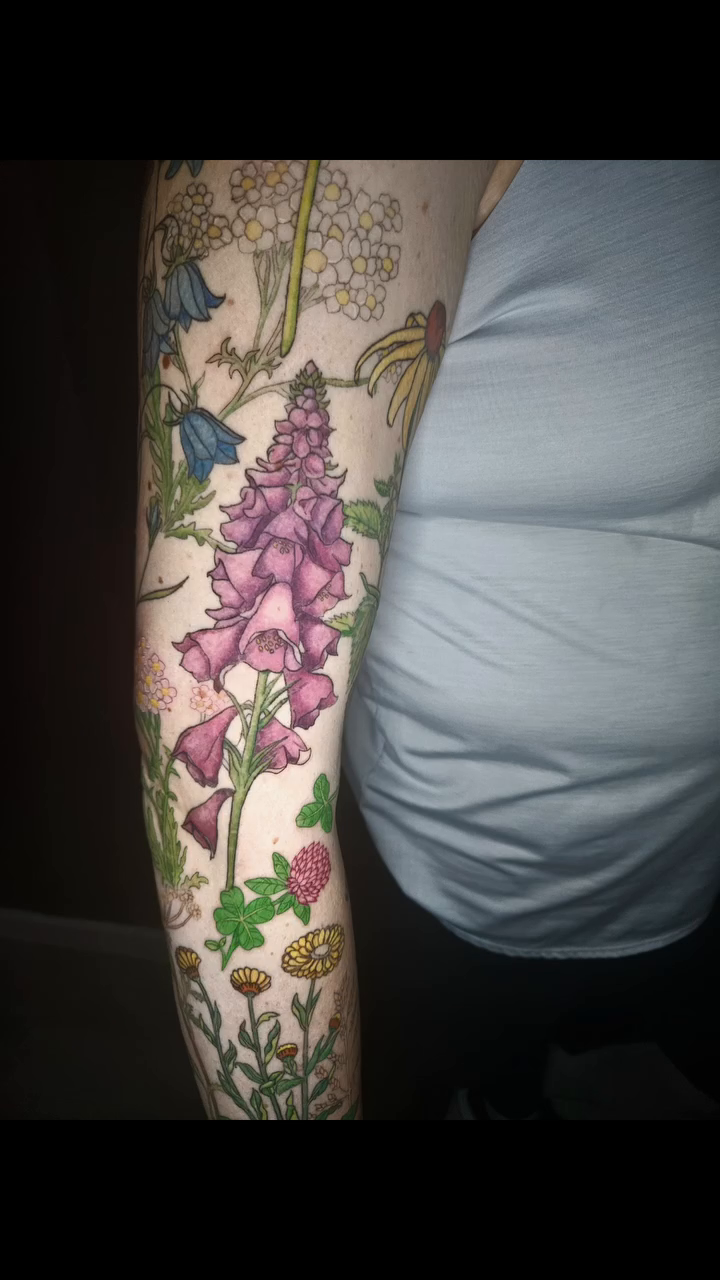 Tattoo by @carolynxriot.tattoos β fine_line, illustrative