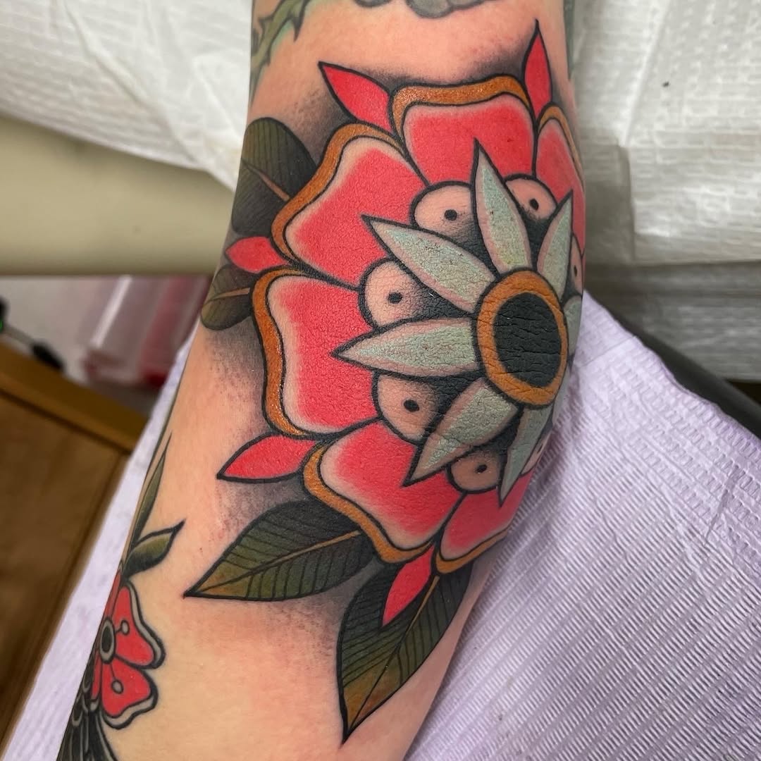 Tattoo by @taylorhealdtattoo โ american_traditional