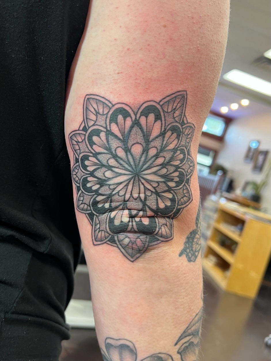 Tattoo by @lilylaurilatattoos β geometric, dotwork