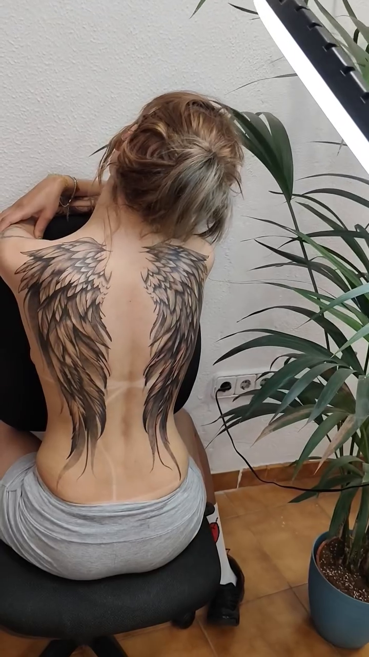 Tattoo by @martinatattoolanzarote — black_and_grey, realism