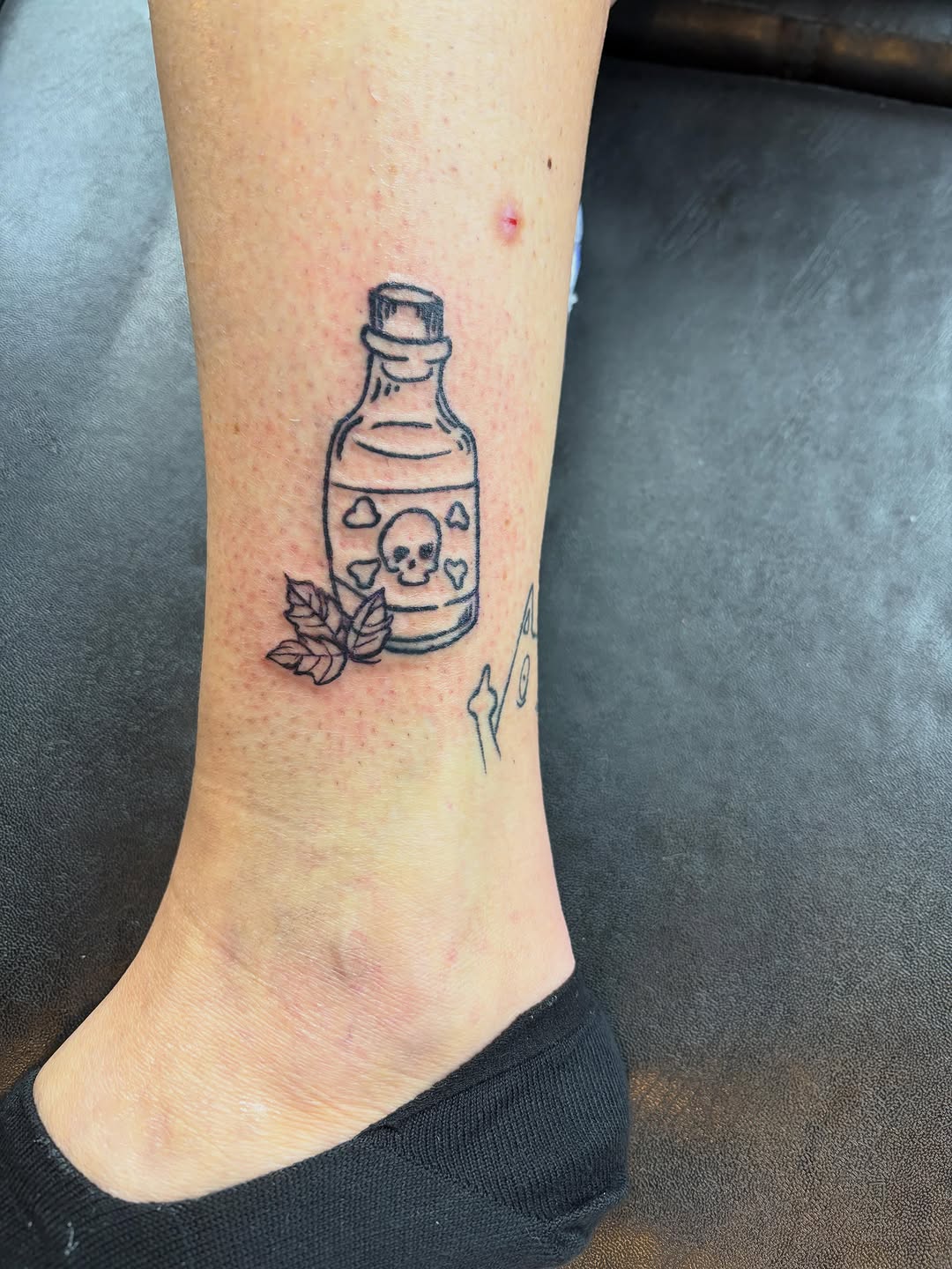 Tattoo by @xweaziex โ blackwork