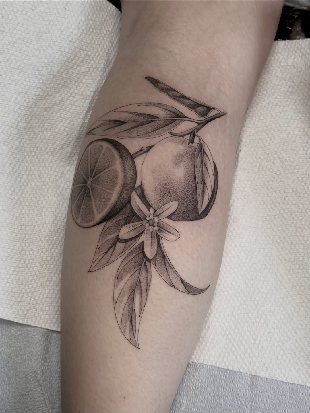Tattoo by @jesskuesperttattoo — black_and_grey, realism