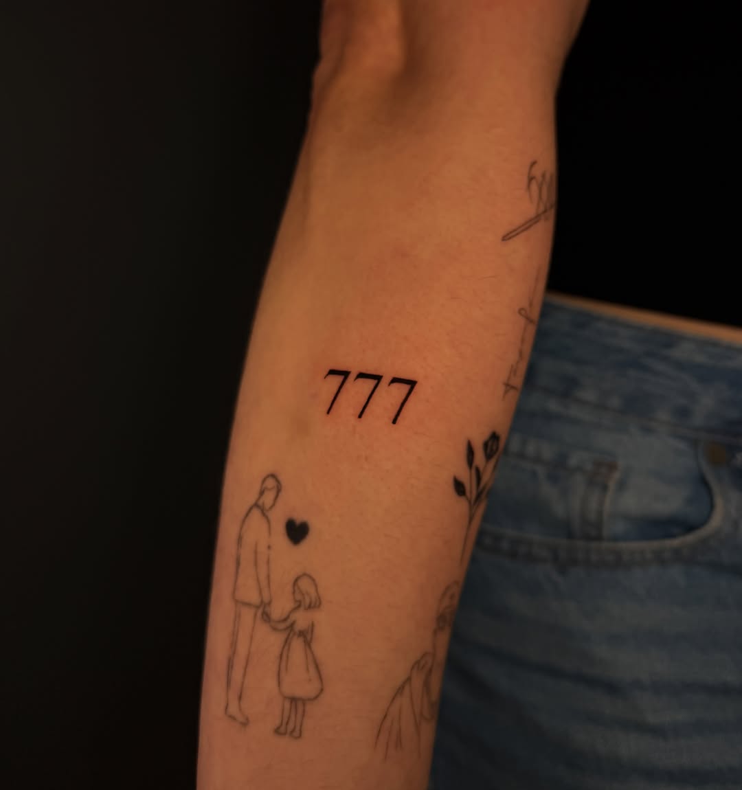 Tattoo by @mariannefriositattoo — fine_line
