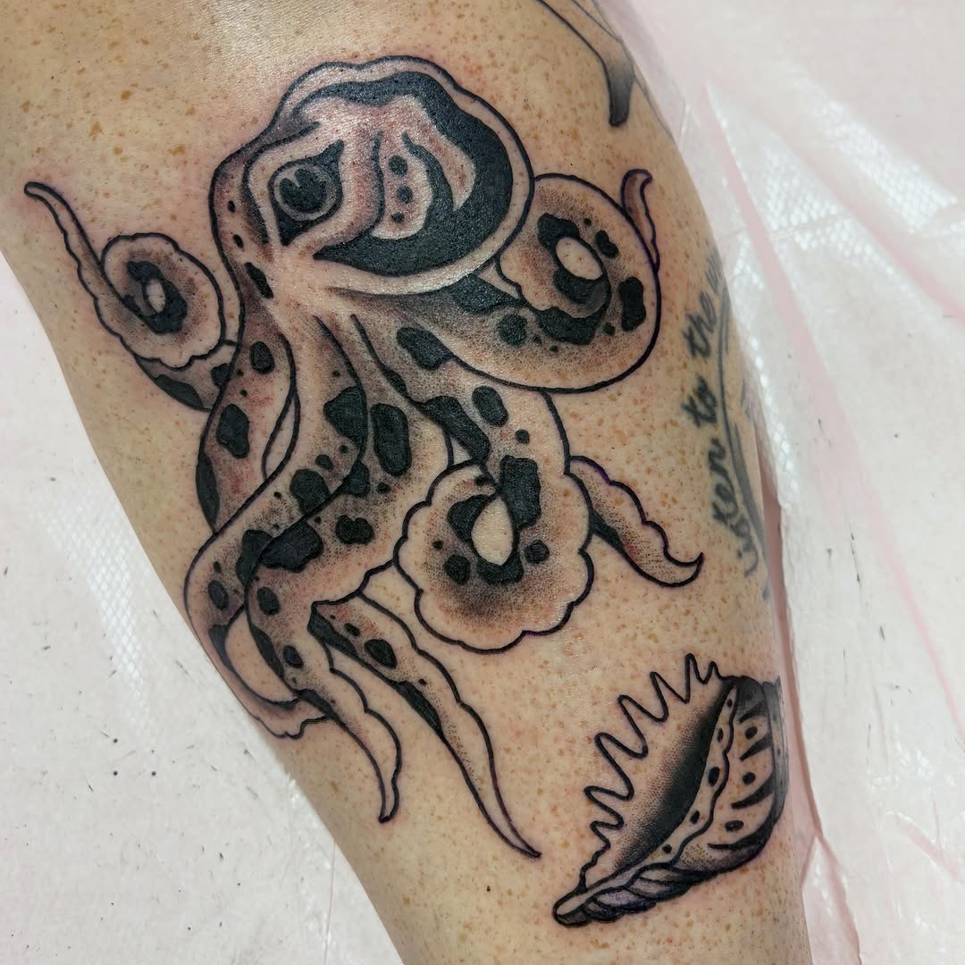 Tattoo by @laurencaldwelltattoo — black_and_grey, chicano