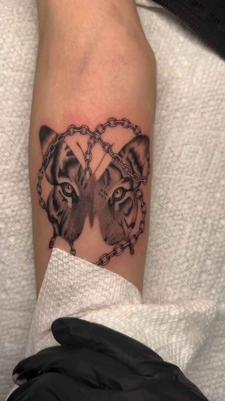 Tattoo by @tatbyb — black_and_grey