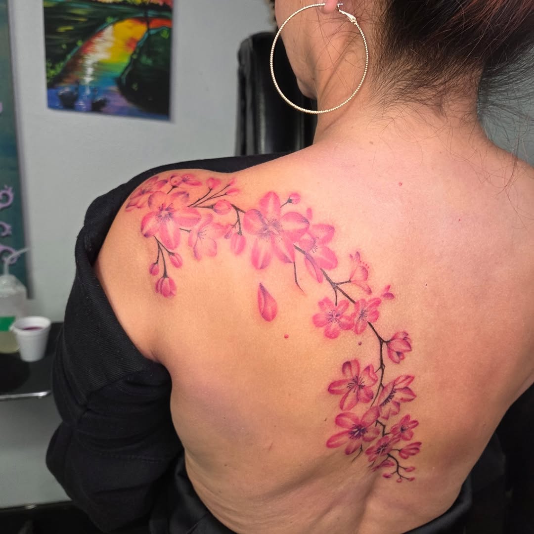 Tattoo by @yvetteartist33 — illustrative, fine_line