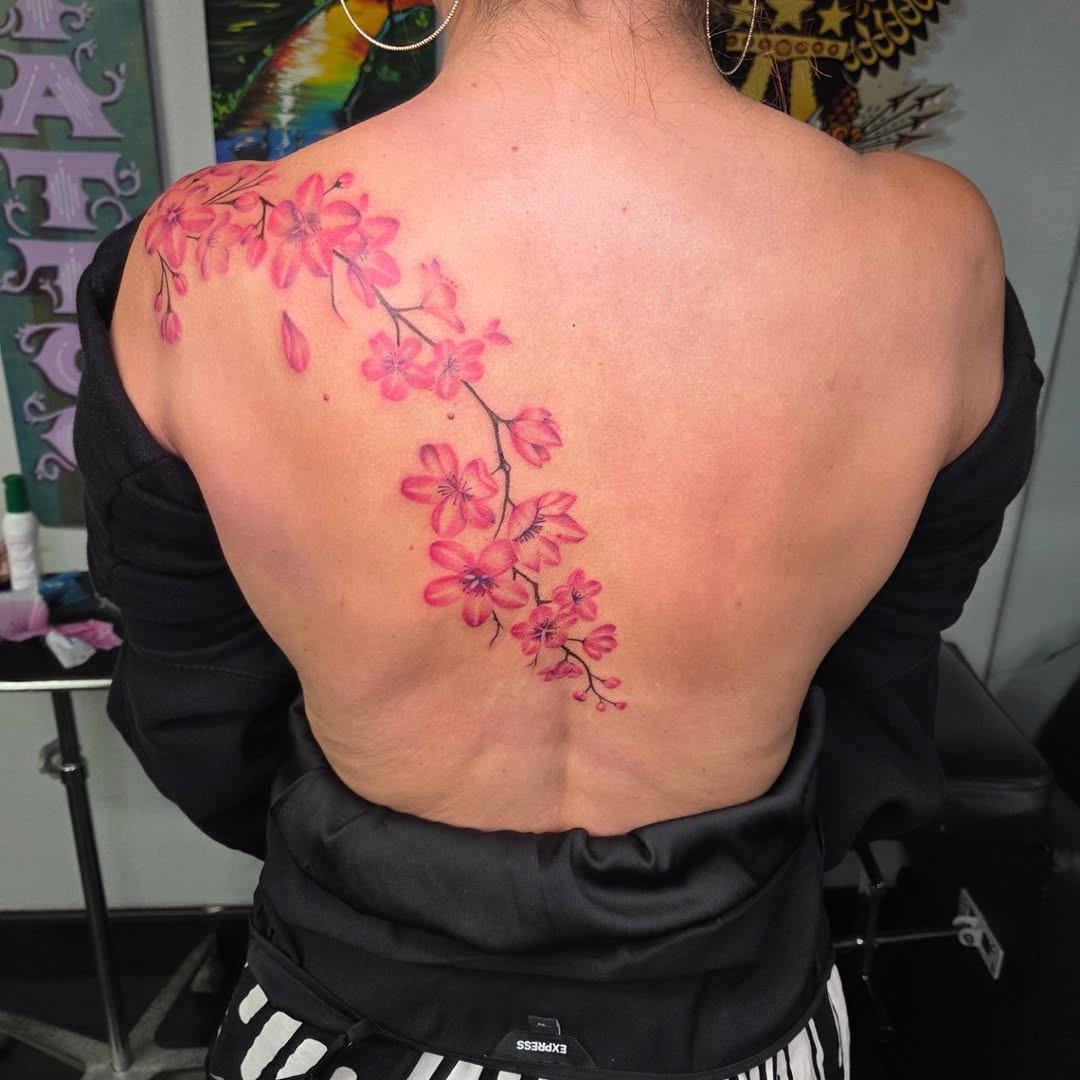 Tattoo by @yvetteartist33 — illustrative, fine_line