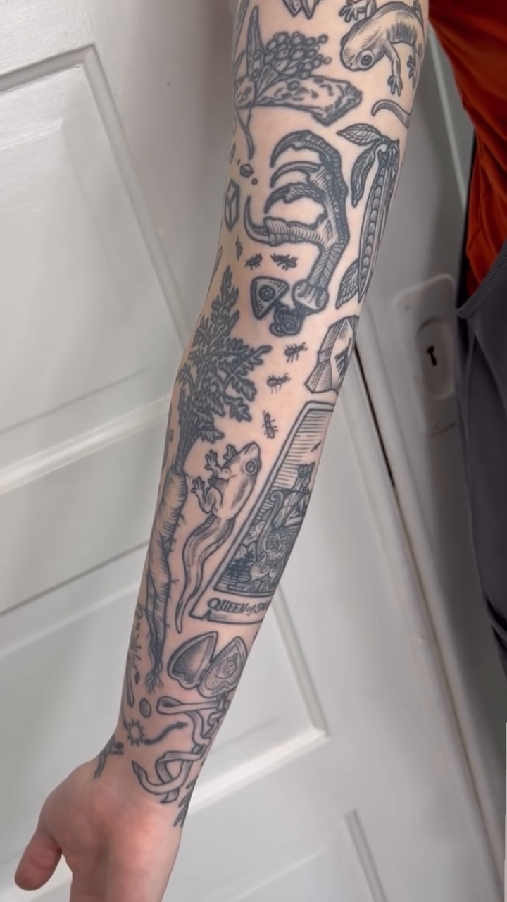 Tattoo by @taylorbeetattoo β black_and_grey