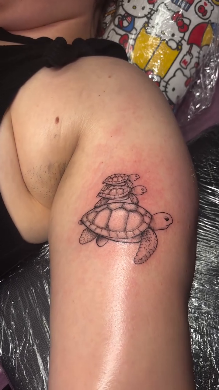 Tattoo by @handofheen — fine_line