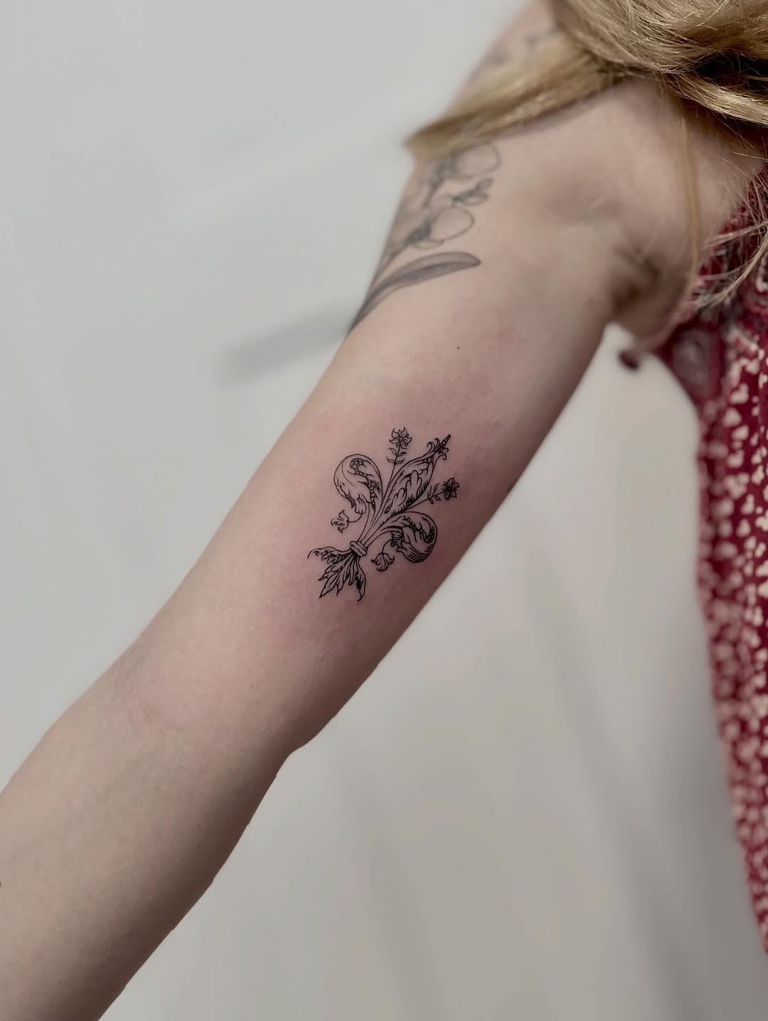 Tattoo by @bartobello — fine_line, black_and_grey