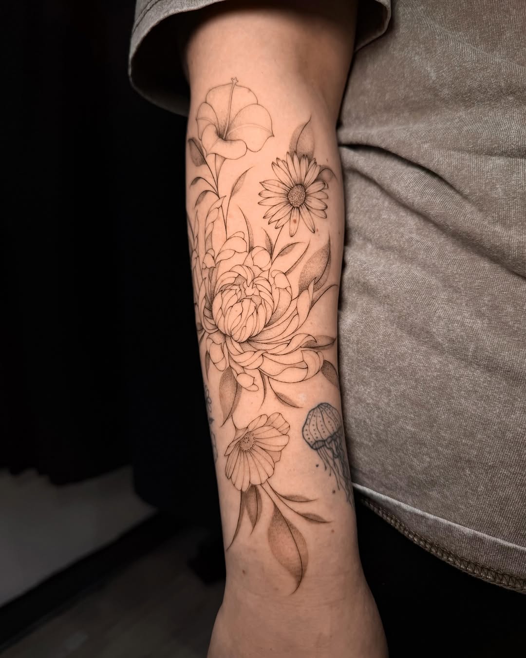 Tattoo by @inkedbyfrida โ illustrative, fine_line