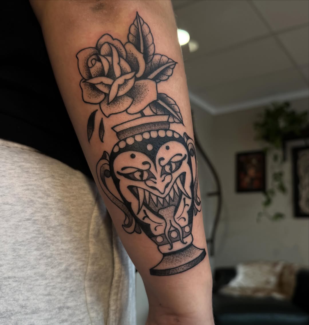 Tattoo by @lauren.tattoos — american_traditional, black_and_grey
