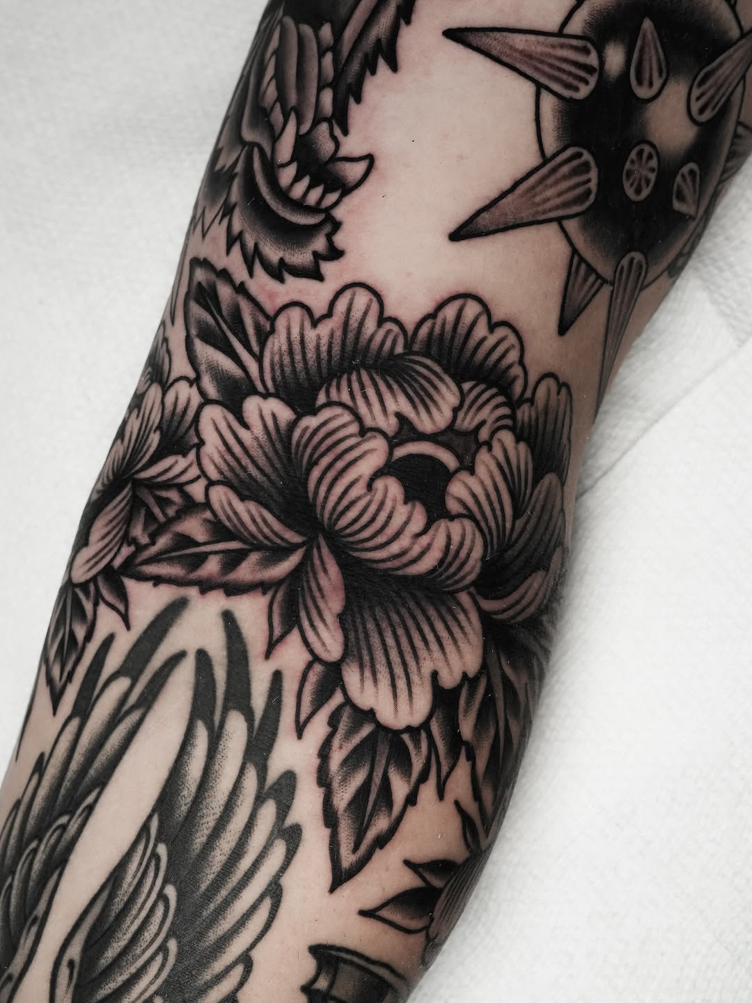 Tattoo by @robinson.tattoo โ japanese_irezumi, black_and_grey