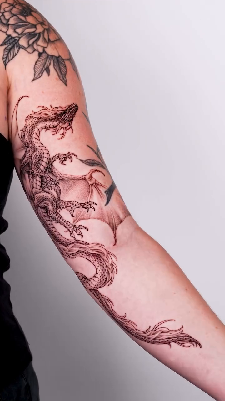 Tattoo by @tattooer_intat — japanese_irezumi, black_and_grey
