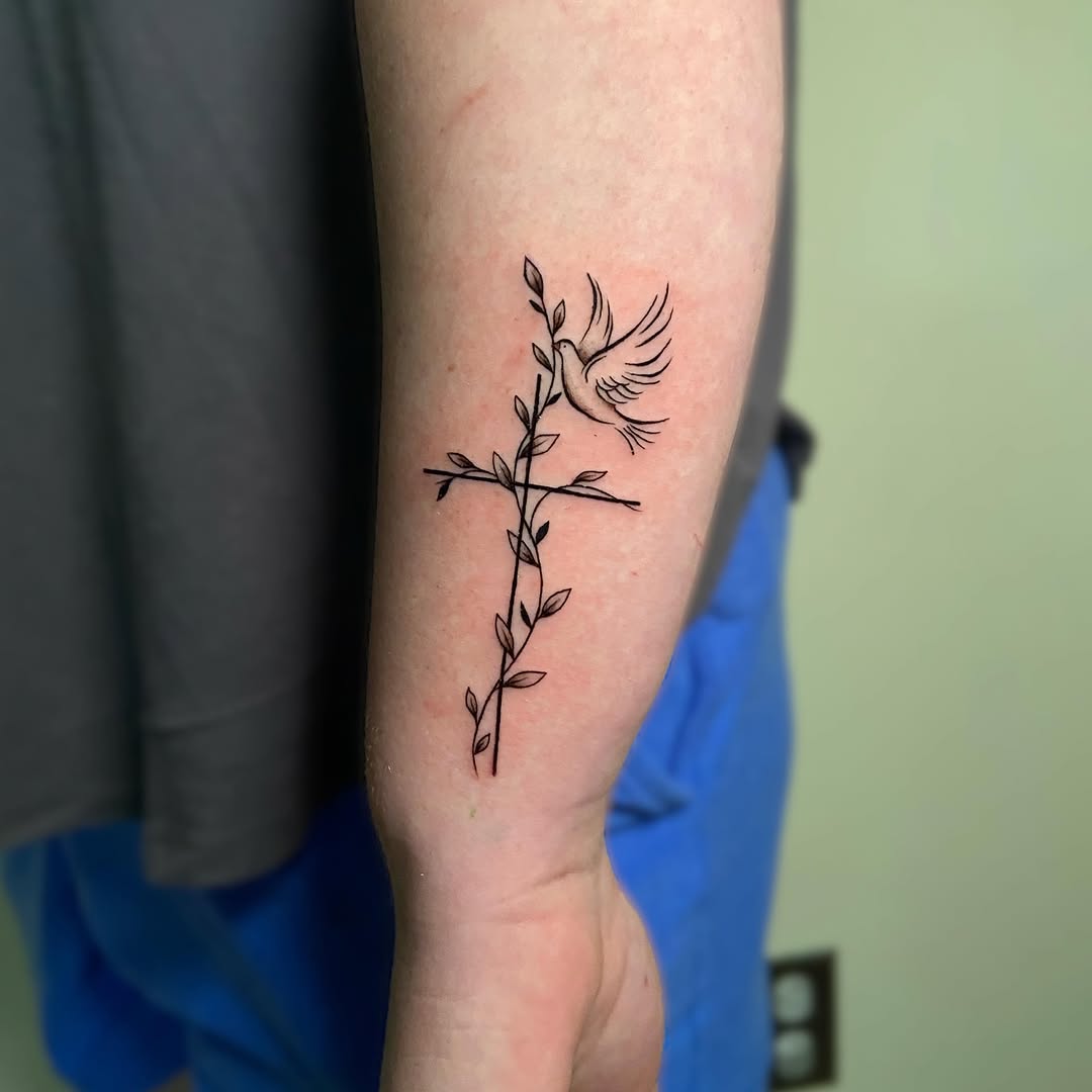 Tattoo by @ezra_tats — fine_line