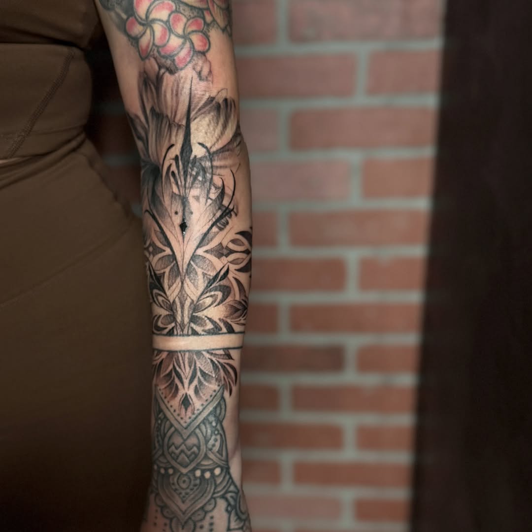Tattoo by @jocelyntattoos โ black_and_grey, ornamental