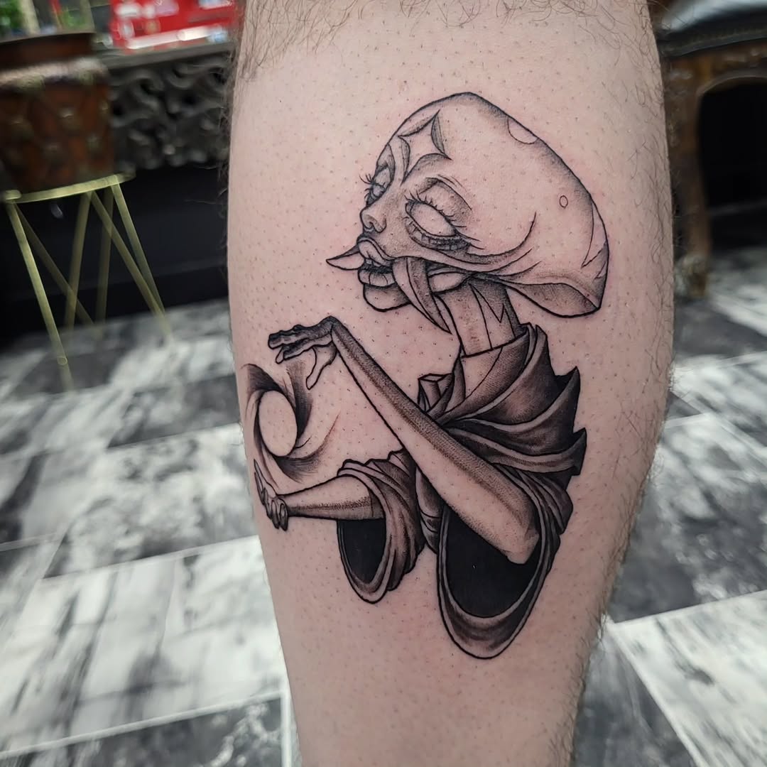 Tattoo by @tea_tattoos_ — black_and_grey