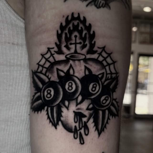Tattoo by @chavolui_tattoos — american_traditional, illustrative