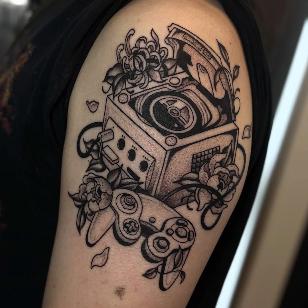 Tattoo by @jasminejadetattoo — black_and_grey