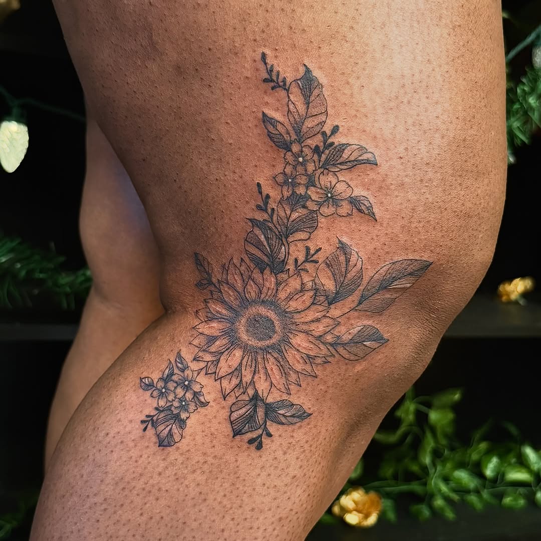 Tattoo by @honeyrosetattoo — fine_line