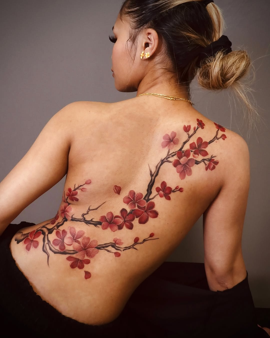 Tattoo by @minaa.ink — illustrative, realism