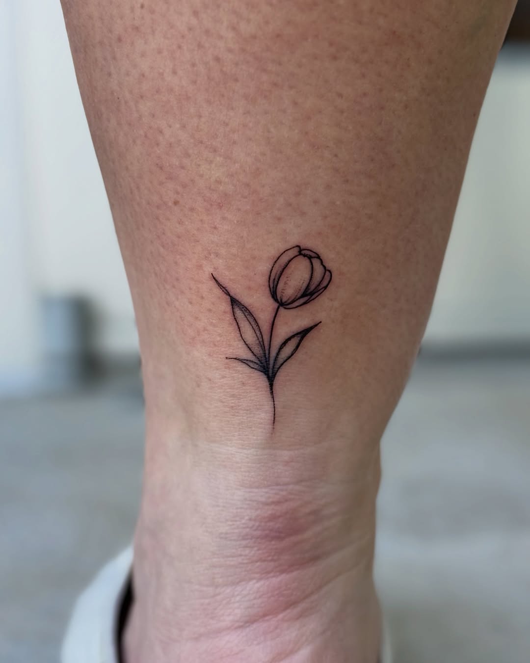 Tattoo by @velletta.tattoos โ fine_line
